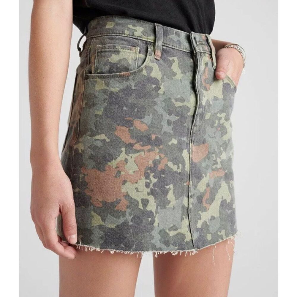 NWT Hudson Camo Mini Skirt 28 m5